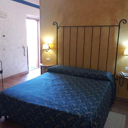 מלון טרווי Il Borgo Dell'Ulivo מראה חיצוני תמונה