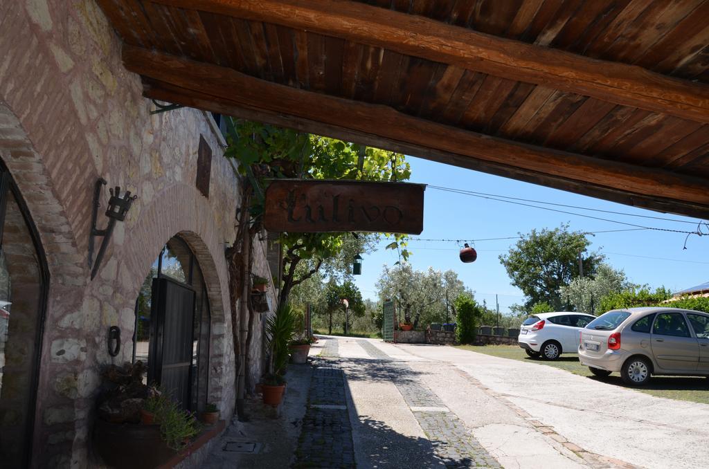 מלון טרווי Il Borgo Dell'Ulivo מראה חיצוני תמונה